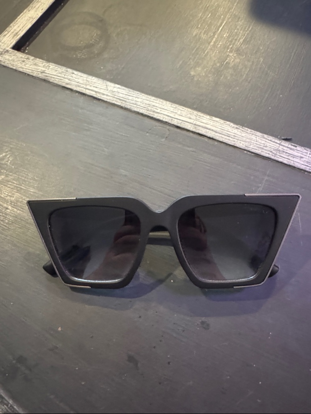 Black Cat-Eye Sunglasses - Women's Fashion Accessory